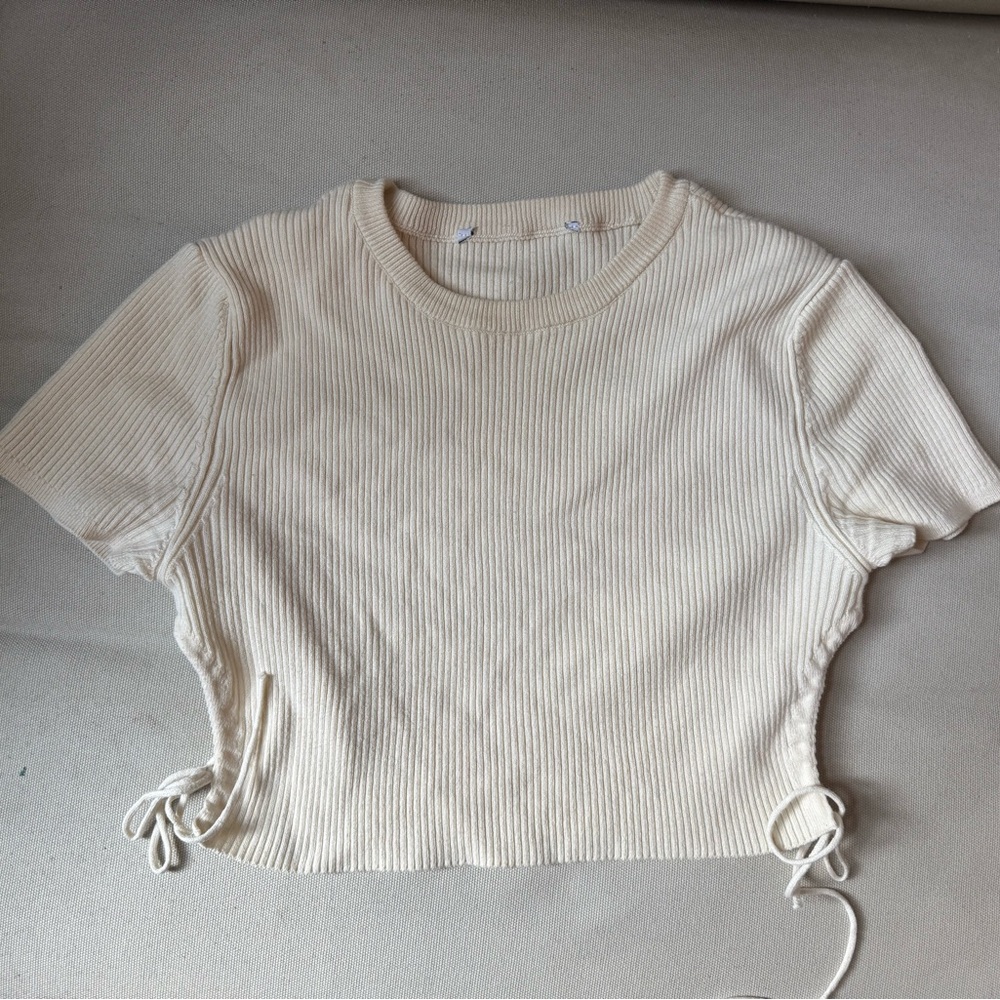 Chic Cream Ribbed Crop Top